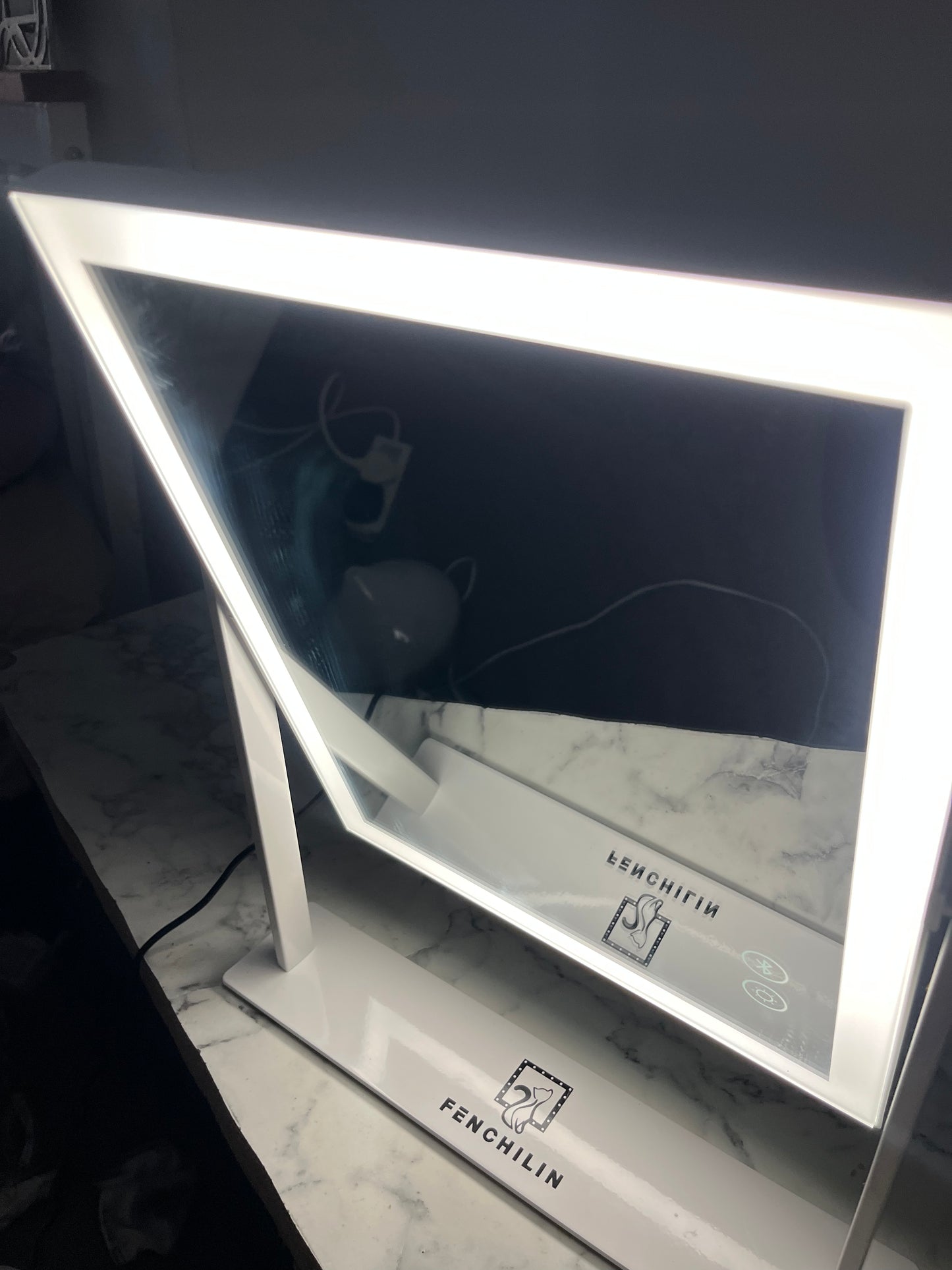 FENCHILIN LED Makeup Mirror with Bluetooth Speaker
